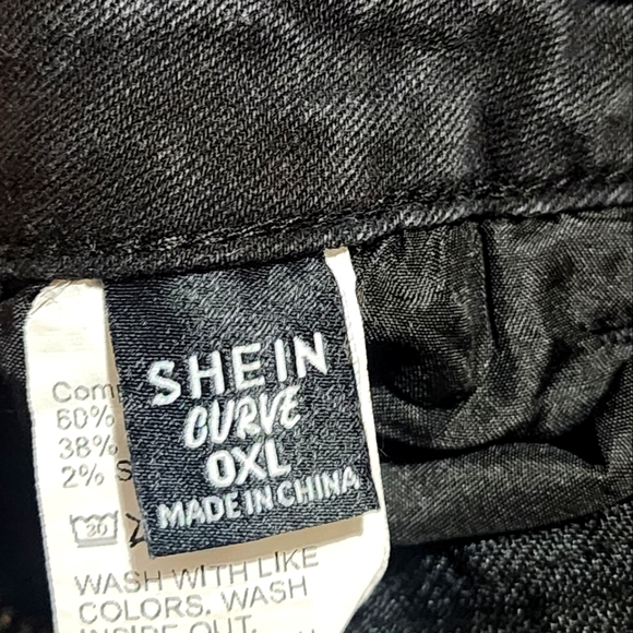 Black Distressed Jeans Shorts - Picture 4 of 7